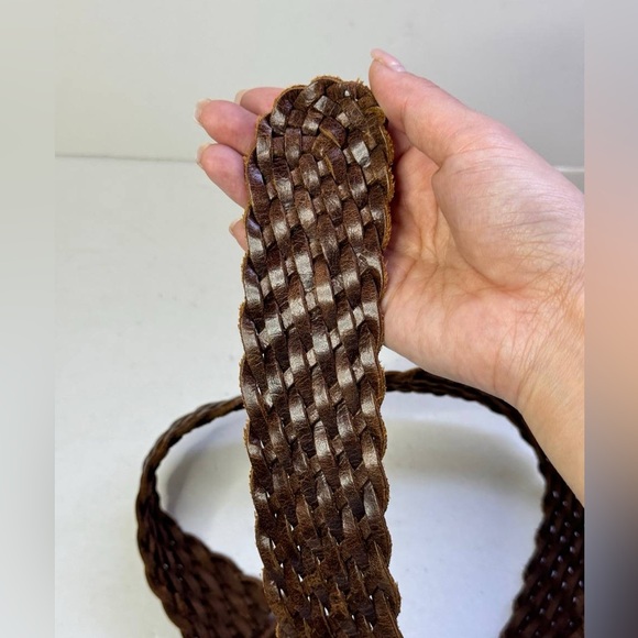Michael Kors Signed Dark Brown Leather Woven Belt with Large Buckle - Picture 6 of 8